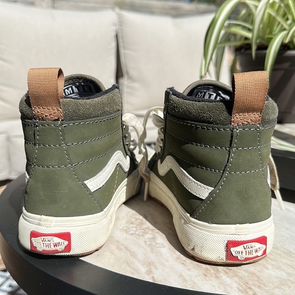 Worn once don’t fit! VANS boys 1. please see pics UNTREATED dirt stains on lace - Picture 4 of 5